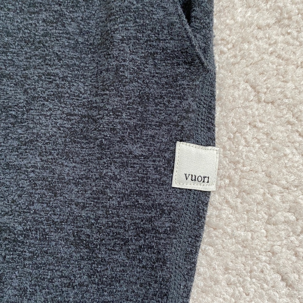 Vuori Women’s Dark Gray Jogger Sweatpants with Contrast Drawstring - Picture 6 of 13